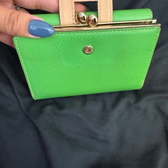 Kate Spade Bright Green Leather Wallet - Picture 7 of 10